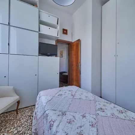 S.stefano Contempory Chic شقة